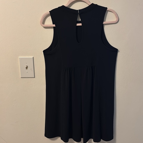 BCBGeneration Classic Black Top dress - Picture 4 of 12